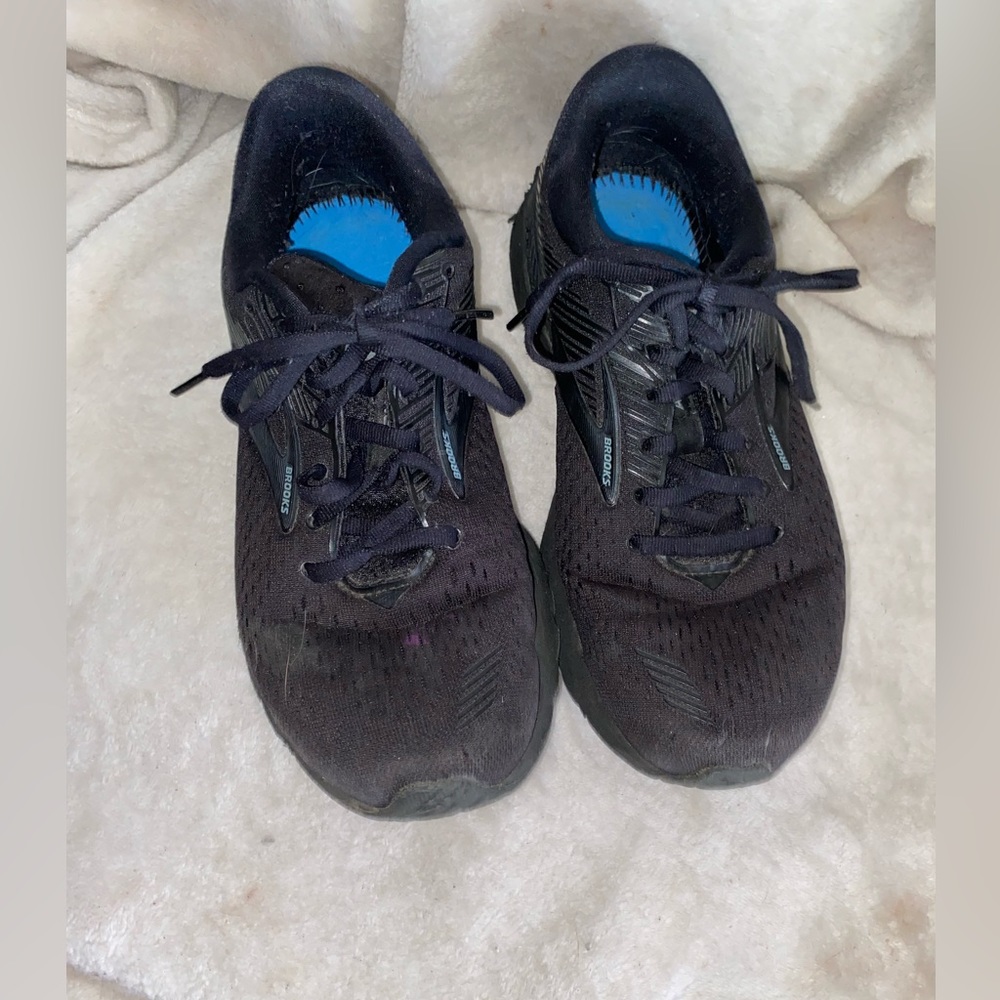 Brooks women shoes black size 8